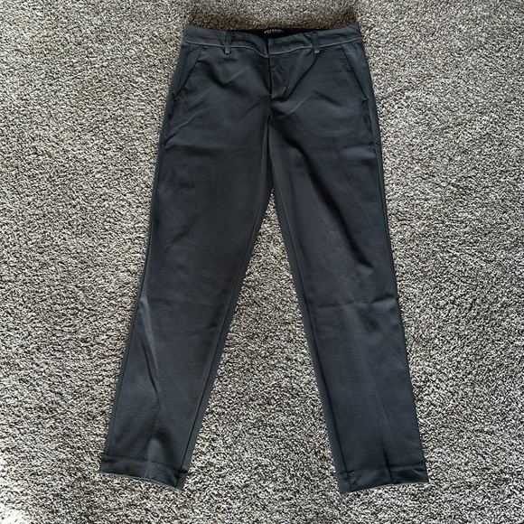 Liverpool pants
Size 10/30
Color grey - Picture 2 of 6